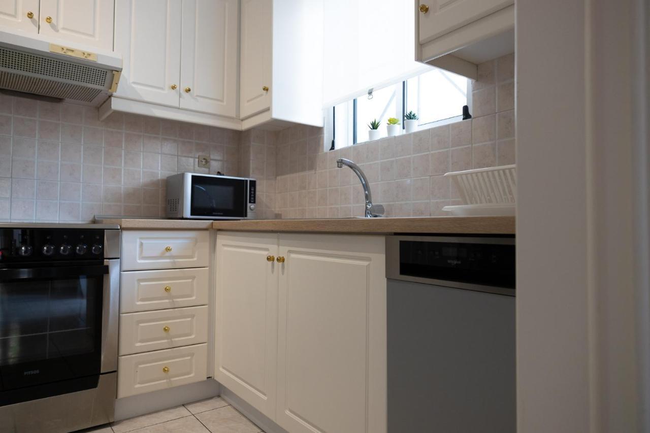 Spacious Apartment Close To The Sea And The City Center Athens Luaran gambar