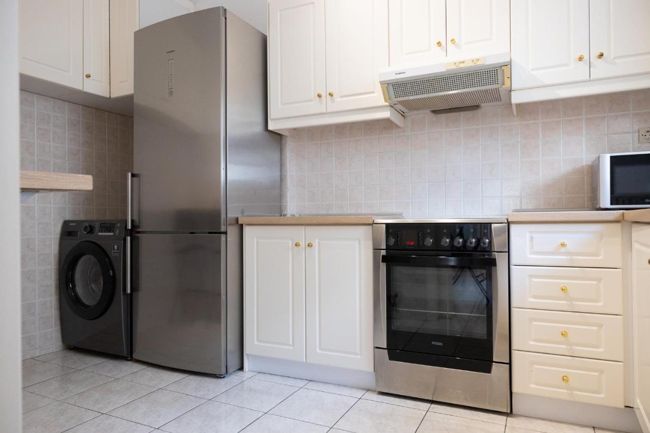 Spacious Apartment Close To The Sea And The City Center Athens Luaran gambar